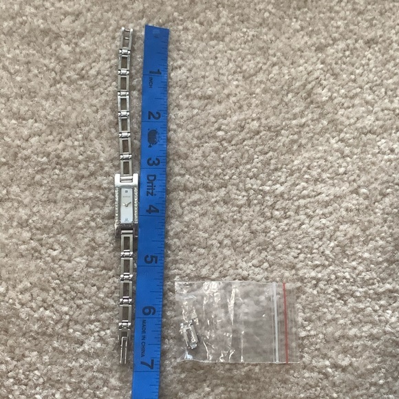 Gucci Diamond & Mother of Pearl Watch 3900 series - Picture 8 of 8